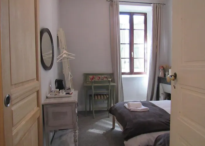 Les Deux Rives Bed & Breakfast 3*