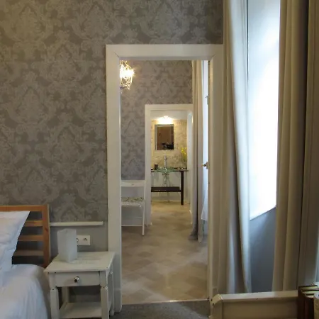 Les Deux Rives 3*