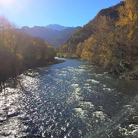 Les Deux Rives 3*