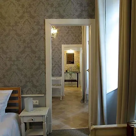 Les Deux Rives 3*